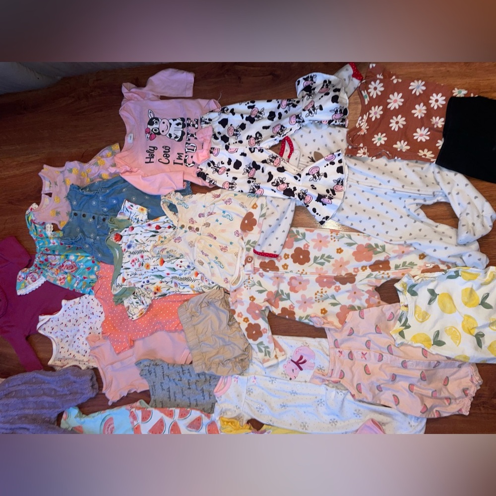 Baby girl clothes bundle - Picture 3 of 8